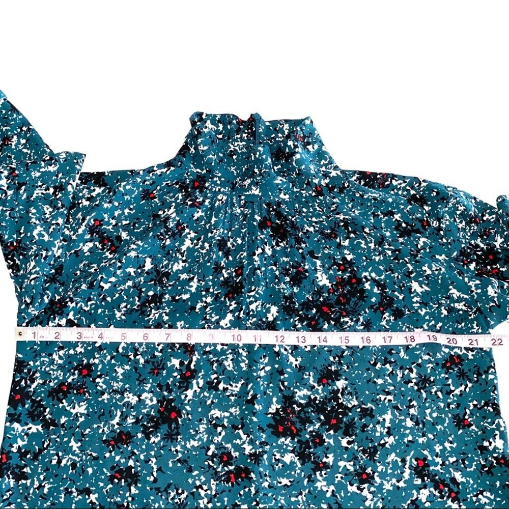 Elizabeth and James Teal Abstract Mock Neck Irina Petals Top Size Medium - Picture 10 of 12
